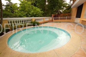 Casa Cuesta Hermosa I, Ofirenta